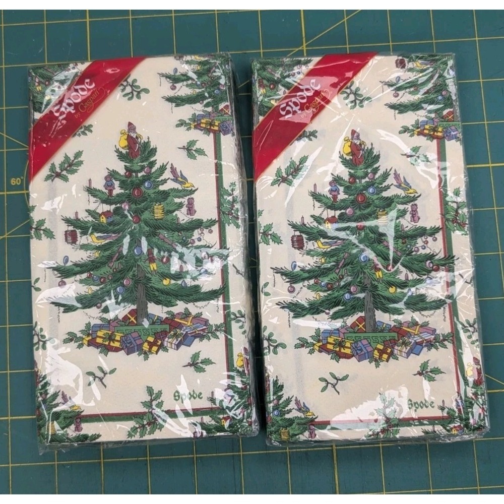 Spode Paper Guest Napkins Towels 3 Ply 15 Towelettes each 2 Packages Christmas